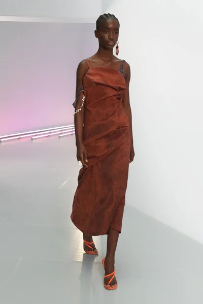 Look 25